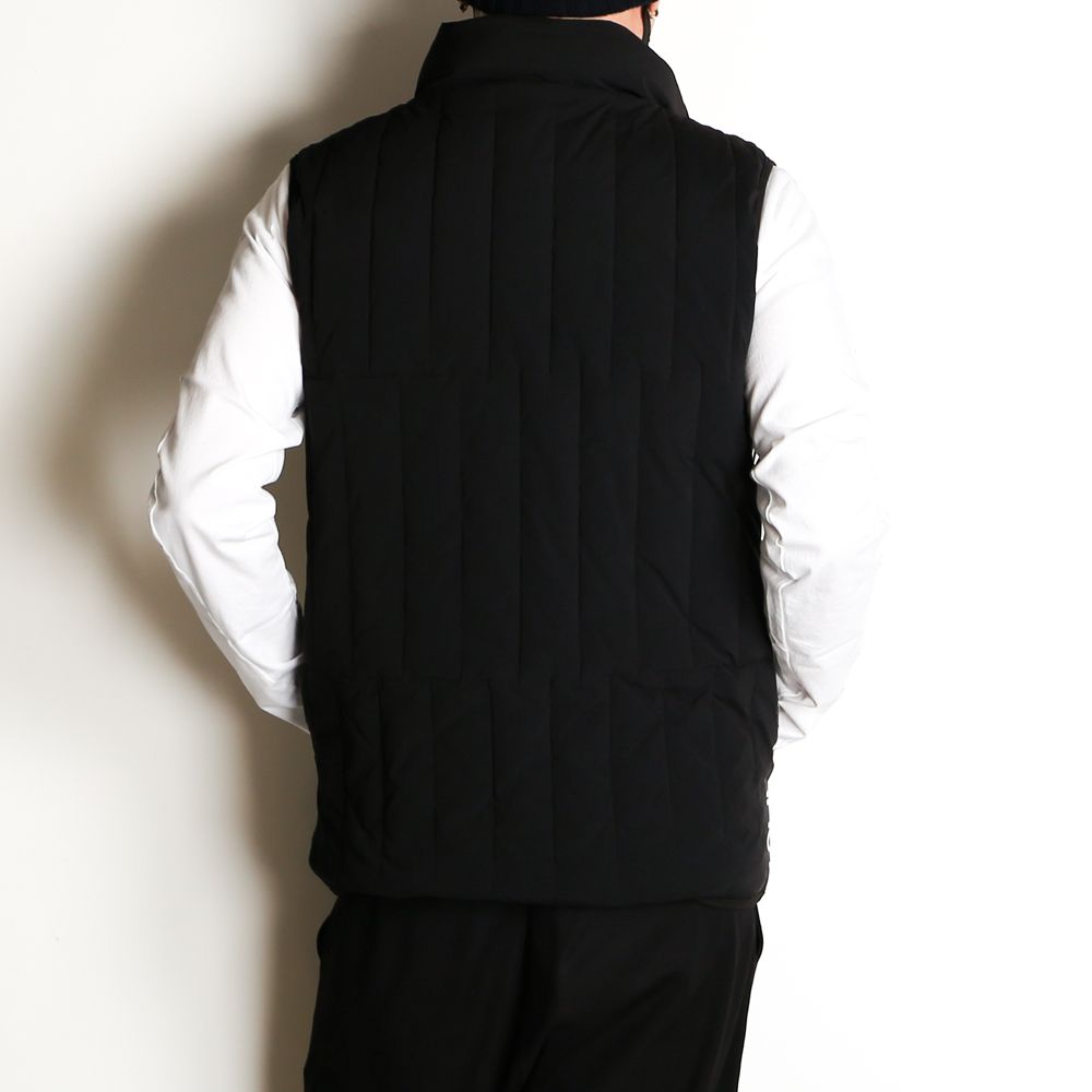 RHINESTONE ZIP SIDELINE LOGO INNER COTTON VEST / ラインストーン サイドロゴ 中綿ハイネックベスト / USO-21071