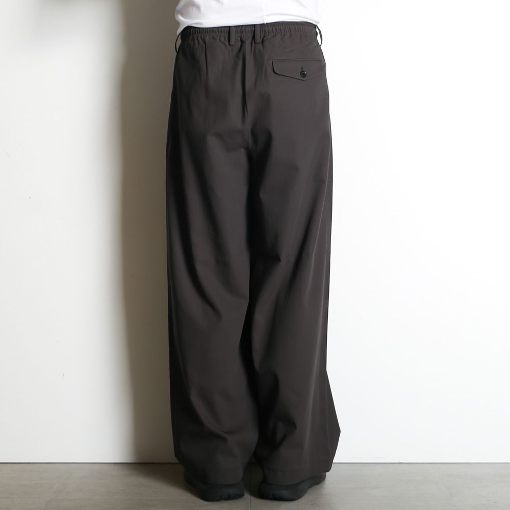TRIPLE PLEATED EASY TROUSERS - CHARCOAL / 60/2オーガニック強燃ボイル3/2ツイル - トリプルプリーテッドイージートラウザーズ / A26A16PT02C