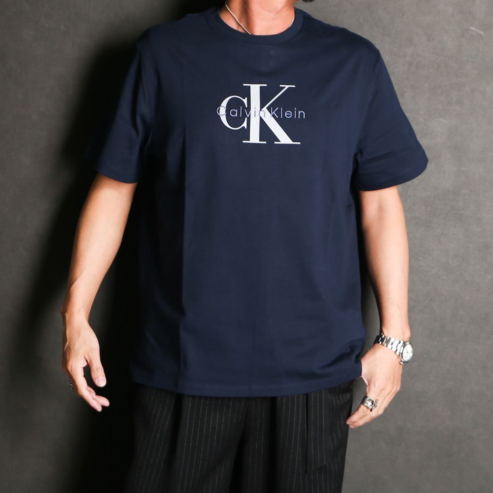 【 】Hero Monologo T-Shirt Tシャツ Calvin Klein Jeans - SS HERO MONOLOGO TEE - NAVY/ Tシャツ