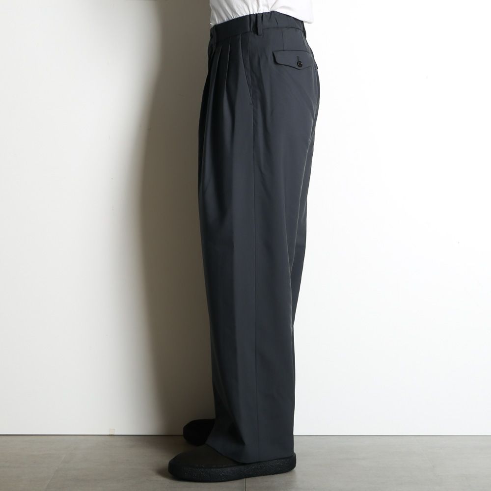 TRIPLE PLEATED WIDE TROUSERS - CHARCOAL / オーガニックウール2/80トロピカル - トリプルプリーテッドワイドトラウザーズ / A26A15PT03C