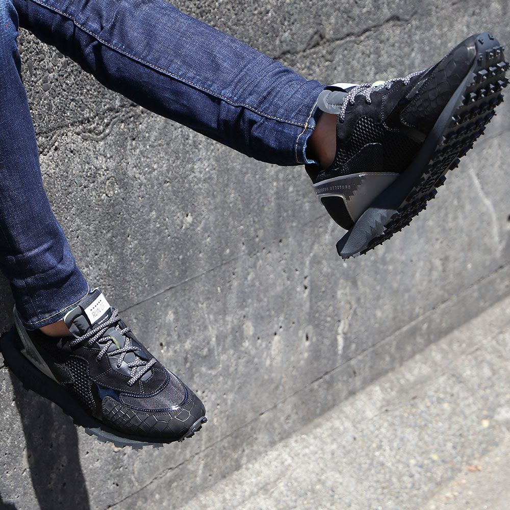 RUN OF - 【日本限定モデル】 Low-cut Sneaker - BLACK MAMBA K ...