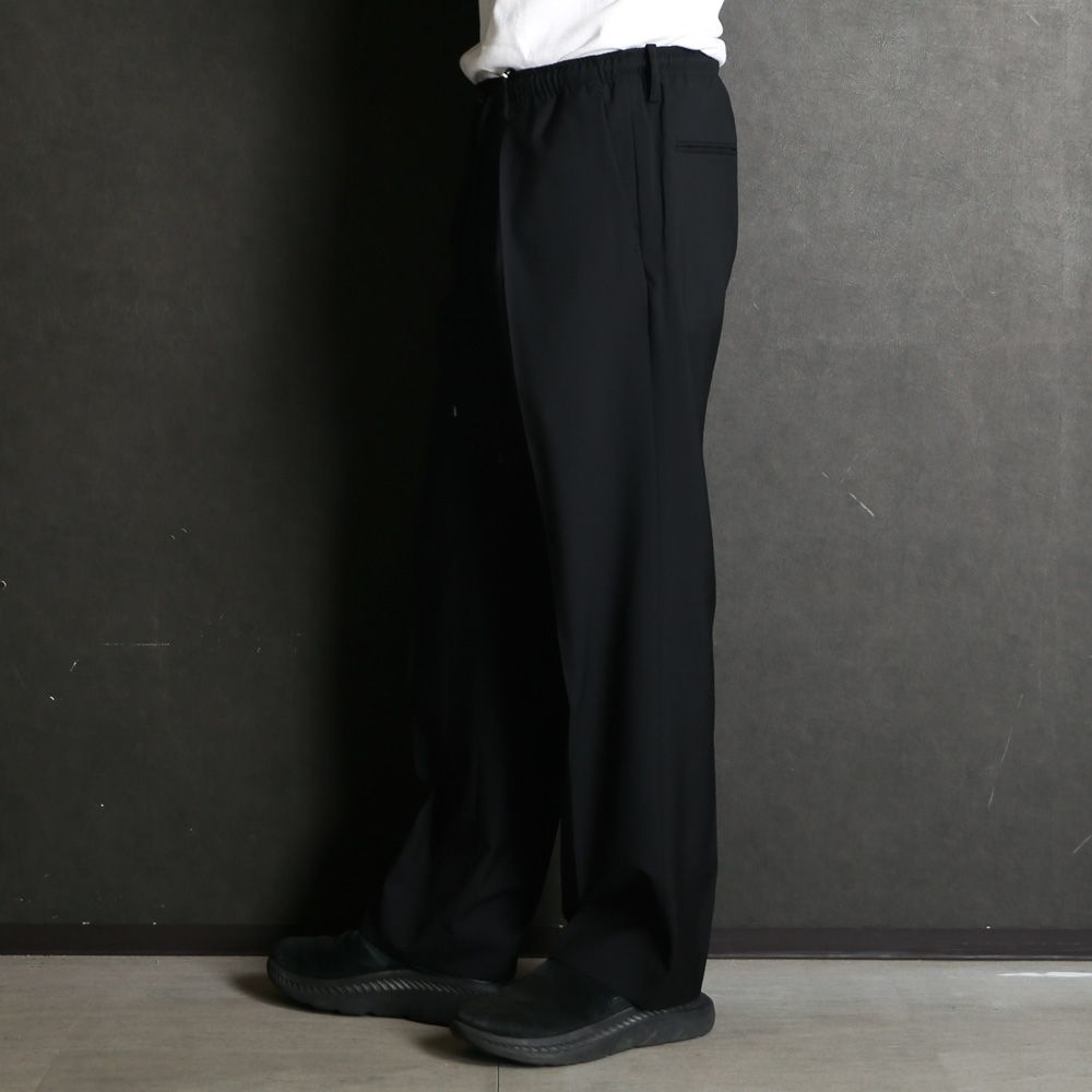 ONE TUCK TAPERED EASY PANTS - BLACK / オーガニックウール2/80トロピカル - ワンタックテーパードイージーパンツ / A26B04PT01C