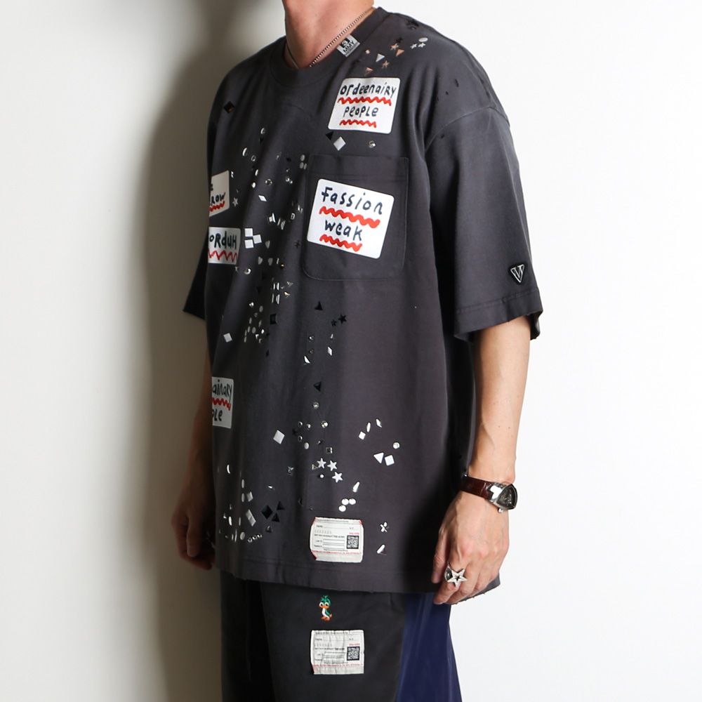 Embellished Sticker Tee - BLACK / エンブリッシュド ステッカー Tシャツ / A16TS592
