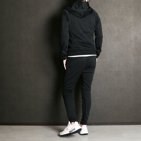 wjkらしいシルエットのセットアップ
