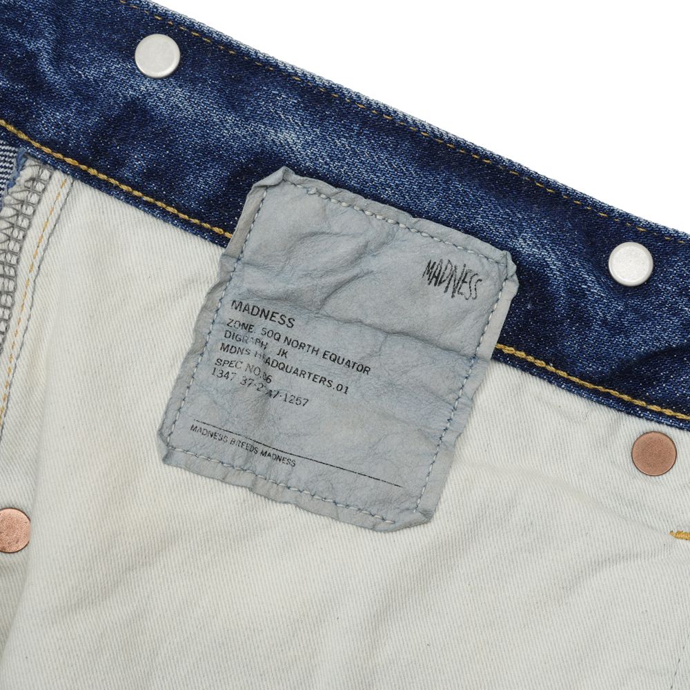 MADNESS AGING DENIM PANTS. RELAXED (LIGHT DISTRESSED) / FW24-JJN2