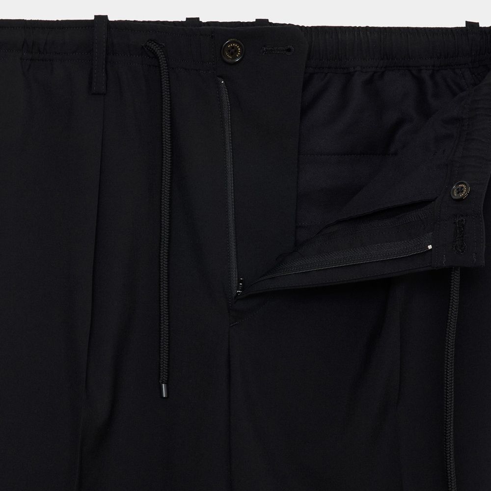ONE TUCK TAPERED EASY PANTS - BLACK / オーガニックウール2/80トロピカル - ワンタックテーパードイージーパンツ / A26B04PT01C (4月下旬入荷予定)