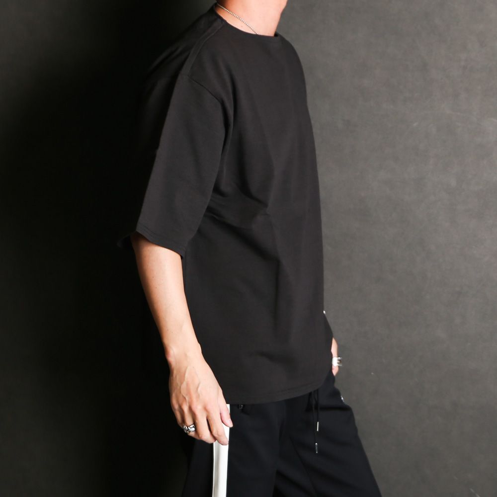 マーサ PRINTED SACOCHE。 レトロなボタニカルアートをモチーフし