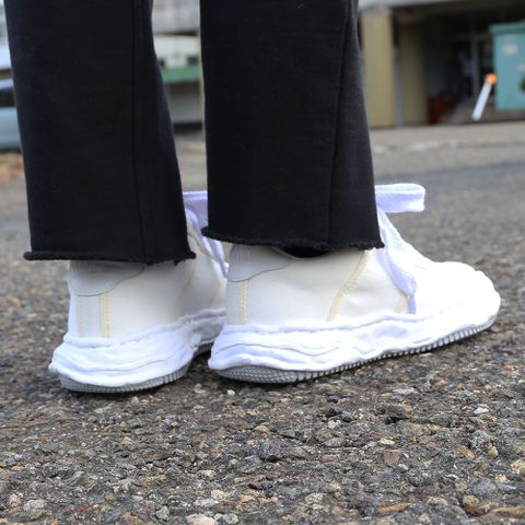 【Iroquois】×【VICTIM】×【Maison MIHARA YASUHIRO】 コーディネート(女性モデル173cm)