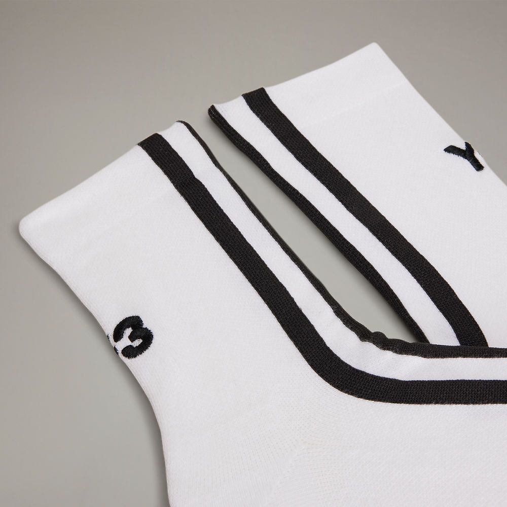 【関税込み】Y-3 ホワイト ストライプ ソックス Y-3 ストライプ 靴下 | ホワイト | FARFETCH JP
