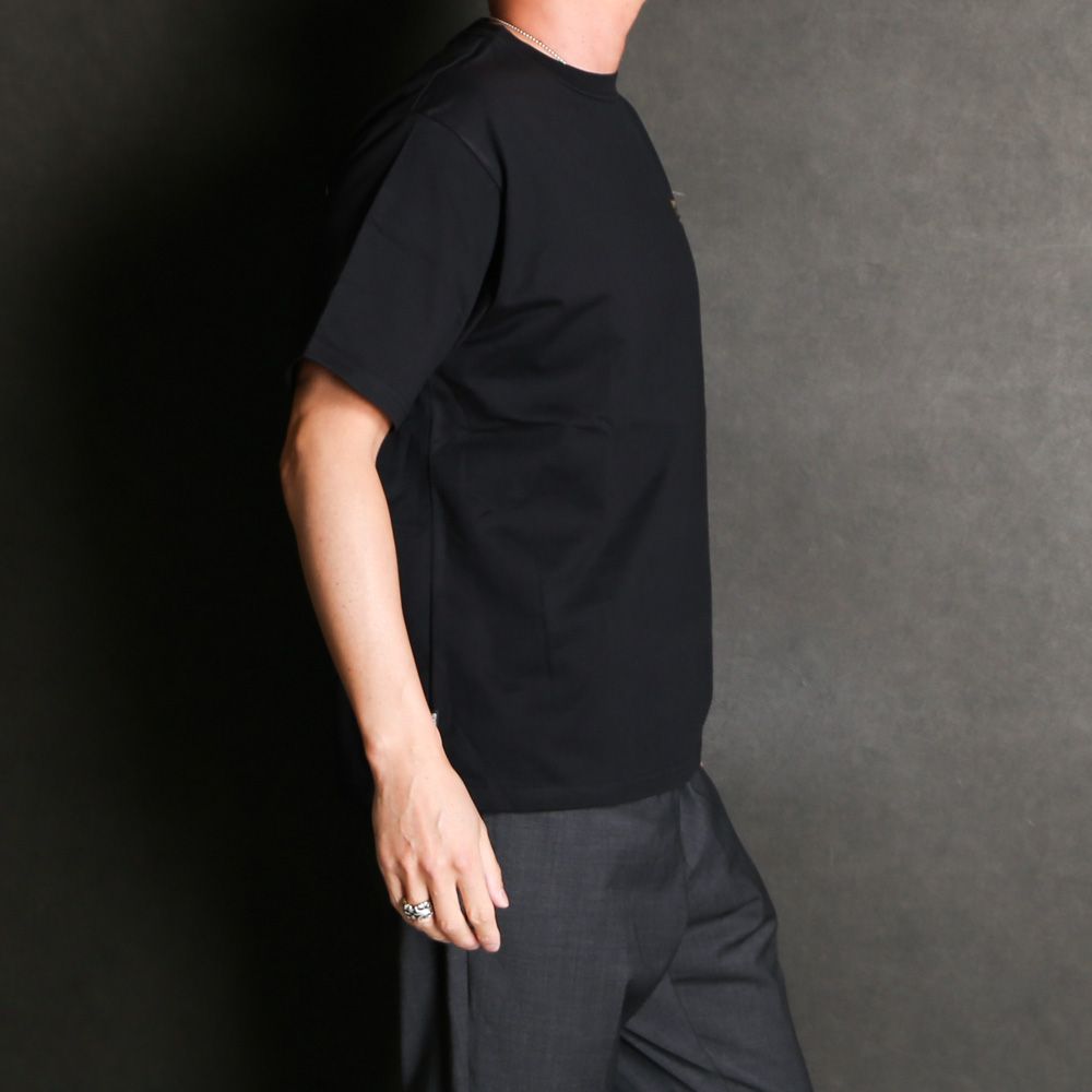 【ラスト1点-サイズS】BACK SLASH BIG LOGO TEE - BLACK × GOLD / グラフィックTシャツ / 14154J-W