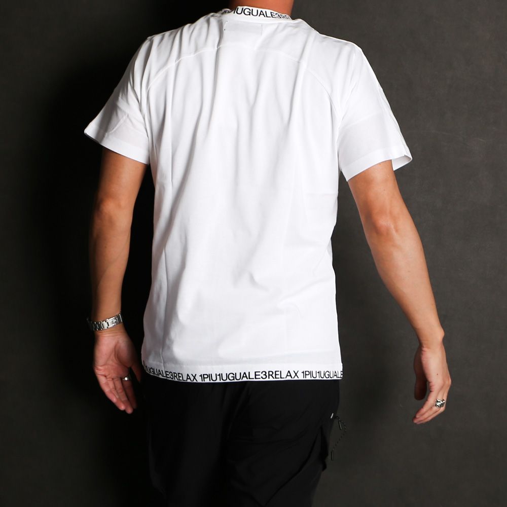 国内配送★1PIU1UGUALE3 RELAX★ネックロゴTシャツ 在庫少 1PIU1UGUALE3 RELAX ウノピュウノウグァーレトレ リラックス
