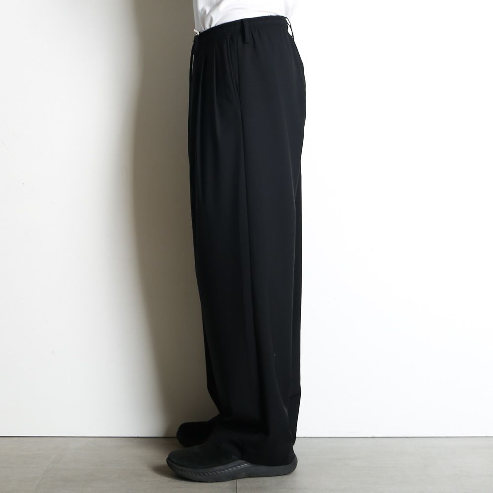 【ラスト1点-サイズ2】 TRIPLE PLEATED EASY TROUSERS - BLACK / オーガニックウール2/80トロピカル - トリプルプリーテッドイージートラウザーズ / A26B04PT02C