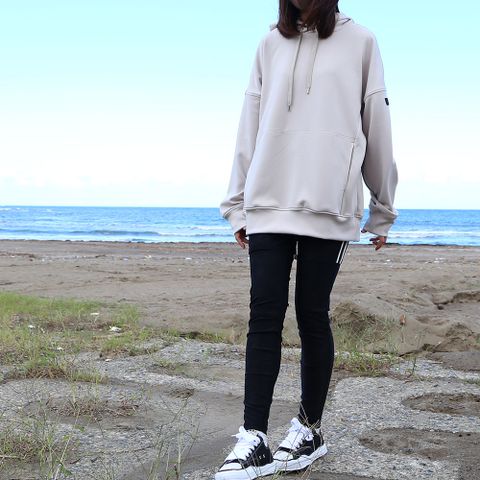 RESOUND CLOTHING×Maison MIHARA YASUHIRO コーディネート(女性モデル166cm)