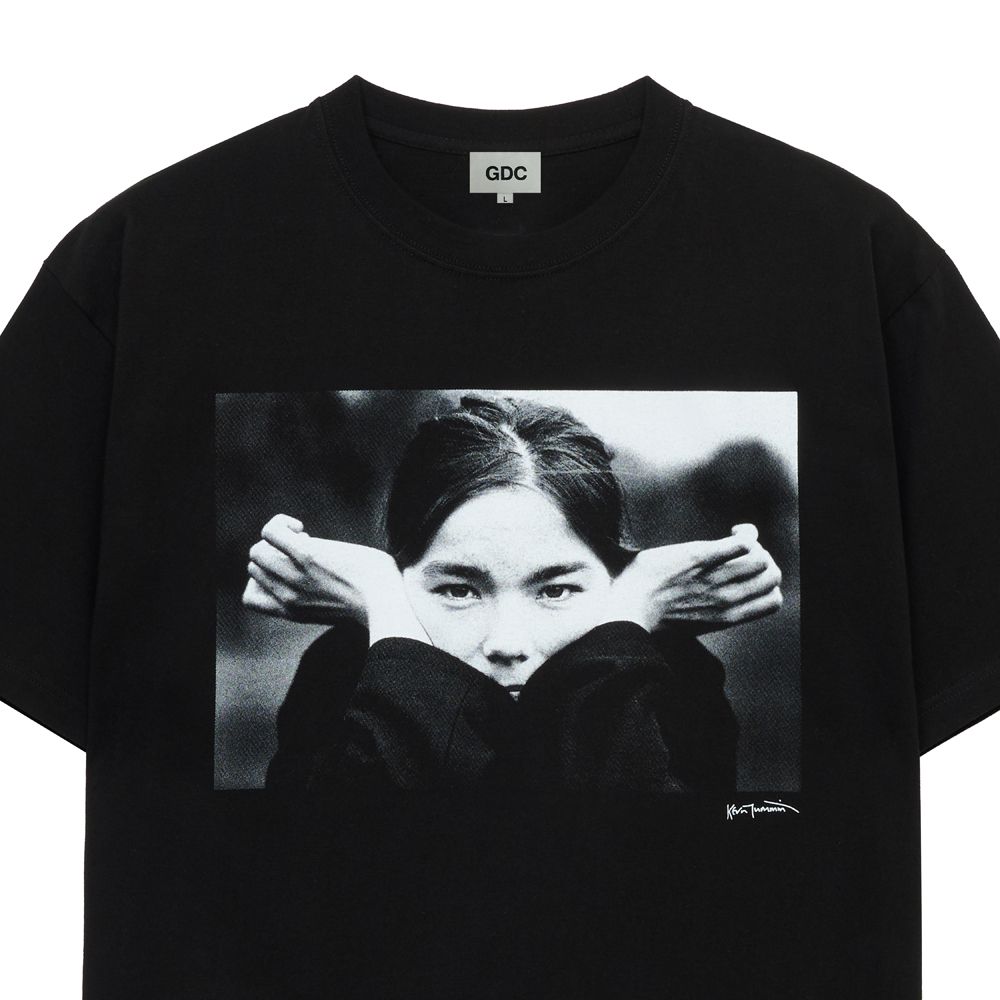 【Bjork by Kevin Cummins×GDC】 Monochrome Tee - BLACK / Tシャツ / GD0584