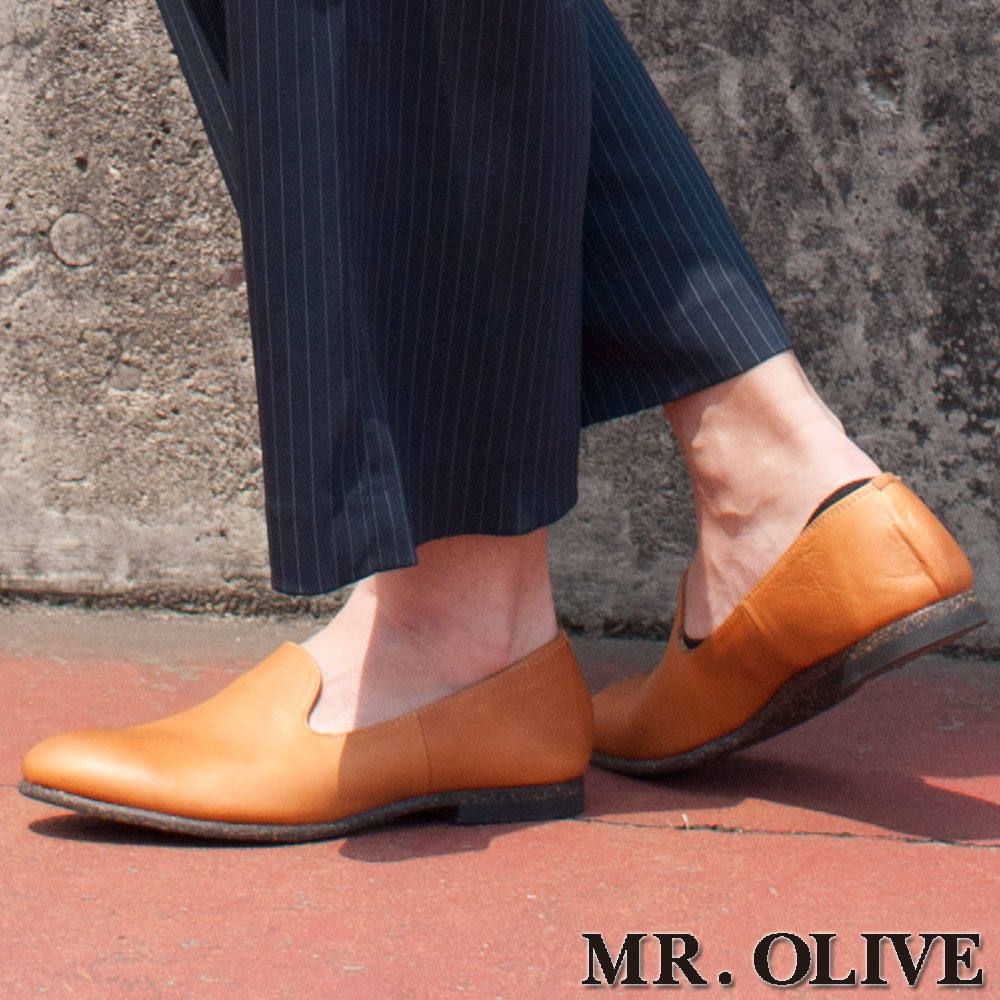 MR.OLIVE E.O.I】スタイリッシュな印象のオペラシューズ入荷