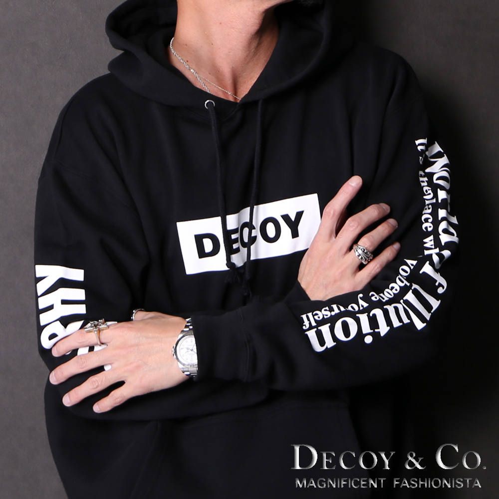 新規取扱ブランド 《DECOY&CO.》 ストリート感を演出したプルオーバーパーカー