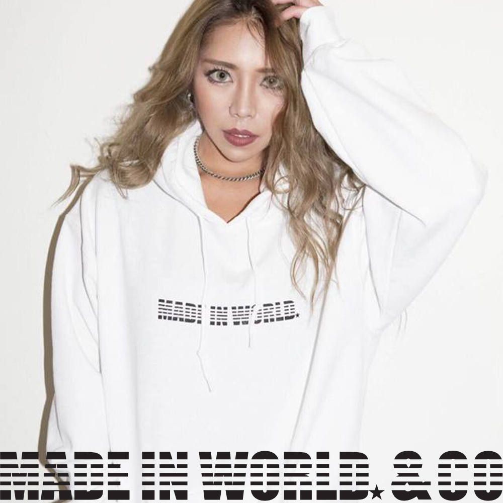 ユニセックスで楽しめるパーカー