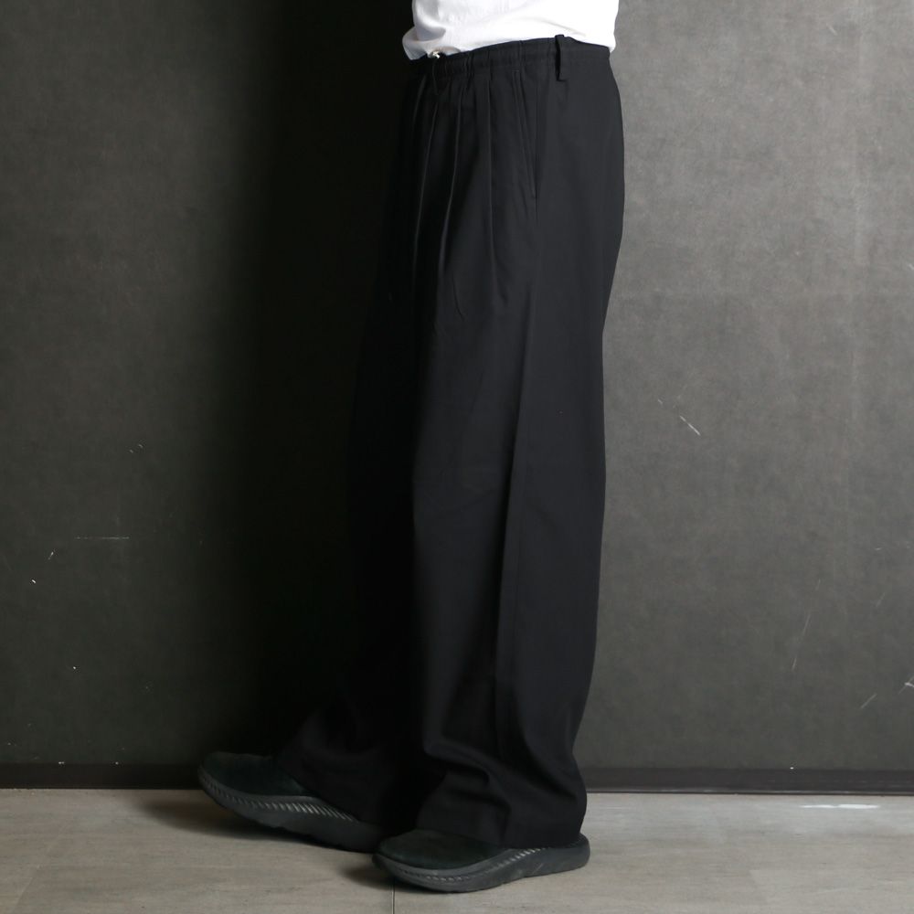 TRIPLE PLEATED EASY TROUSERS - BLACK / 60/2オーガニック強燃ボイル3/2ツイル - トリプルプリーテッドイージートラウザーズ / A26A16PT02C