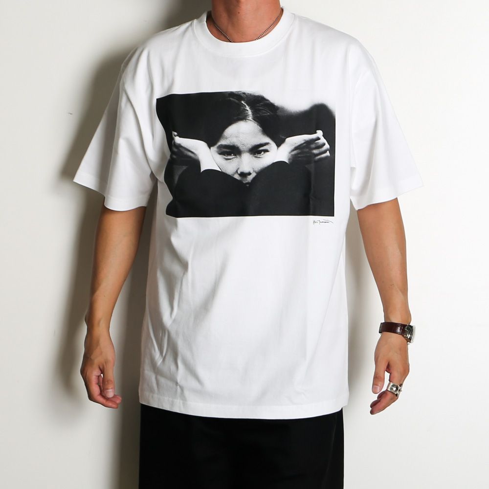 【Bjork by Kevin Cummins×GDC】 Monochrome Tee - WHITE / Tシャツ / GD0584
