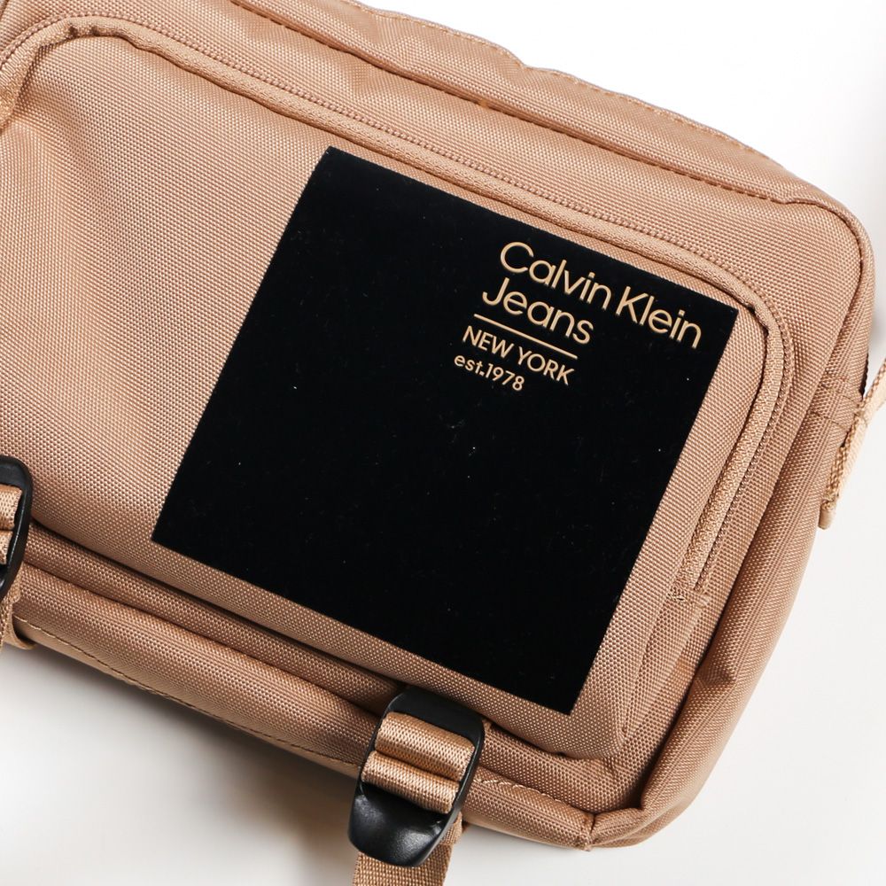 Calvin Klein Jeans - SPORT ESSENTIALS CAMERA BAG 21 SQ