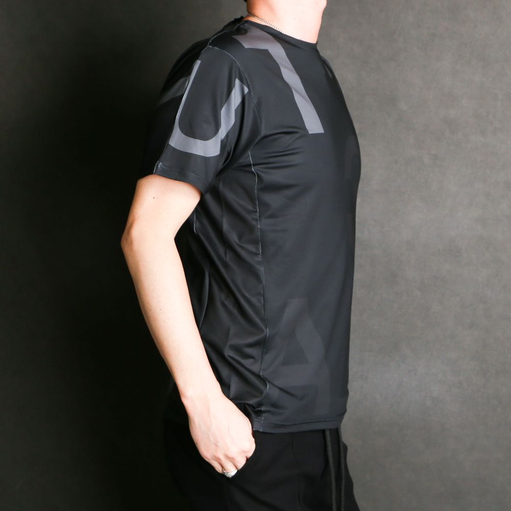 Rash guard S/S / ランダムロゴ ラッシュガードTシャツ / UST-21012