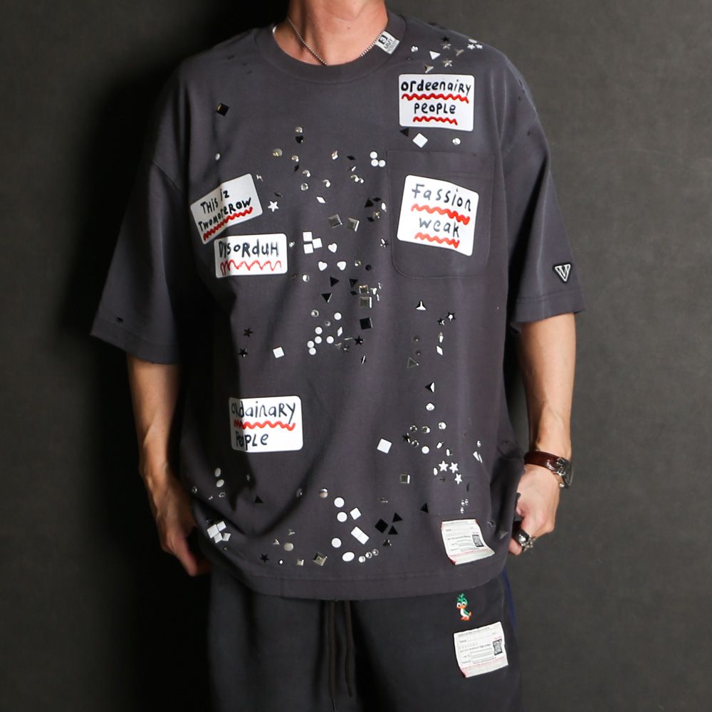 Embellished Sticker Tee - BLACK / エンブリッシュド ステッカー Tシャツ / A16TS592