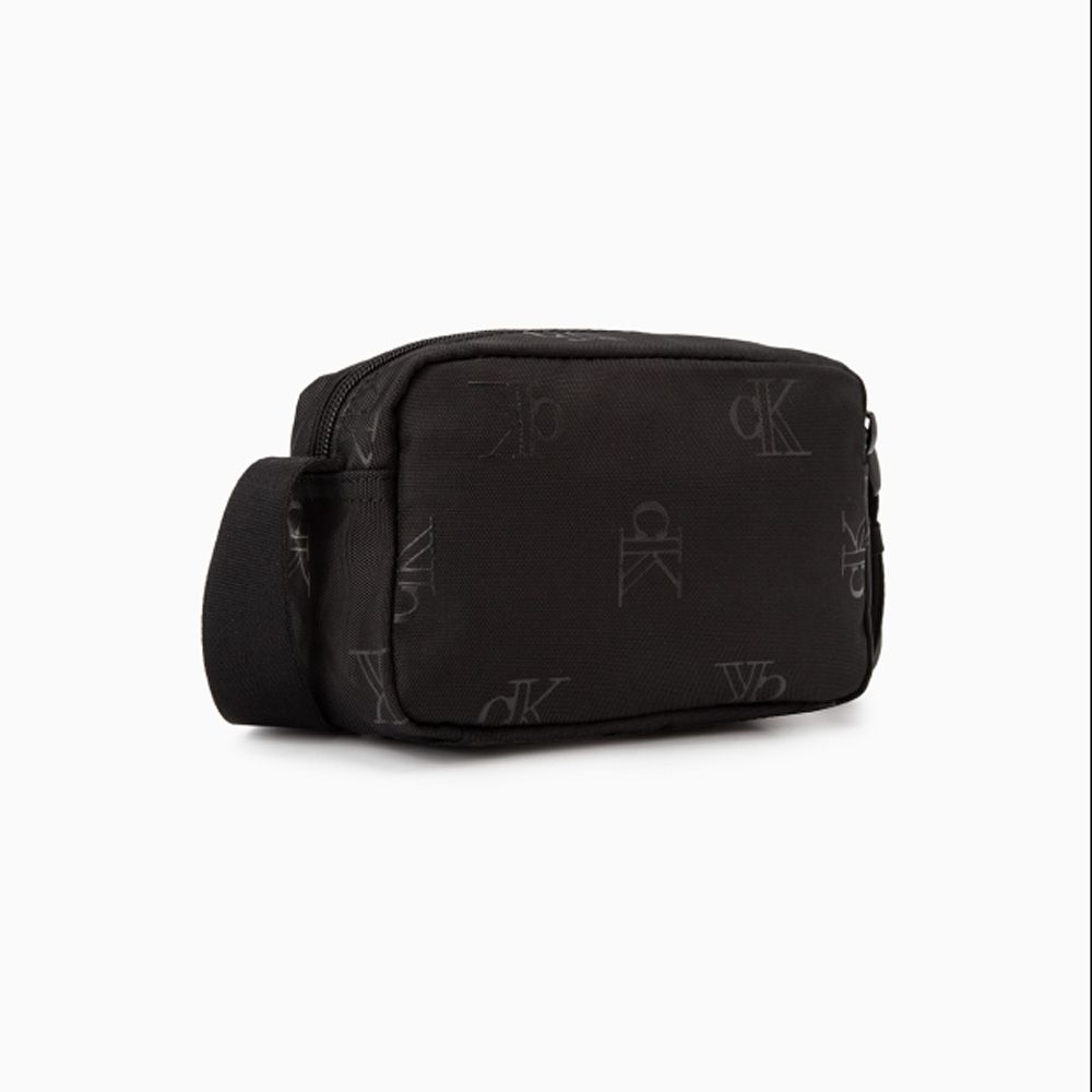 Calvin Klein Jeans - SPORT ESSENTIALS CAMERA BAG 18 AOP