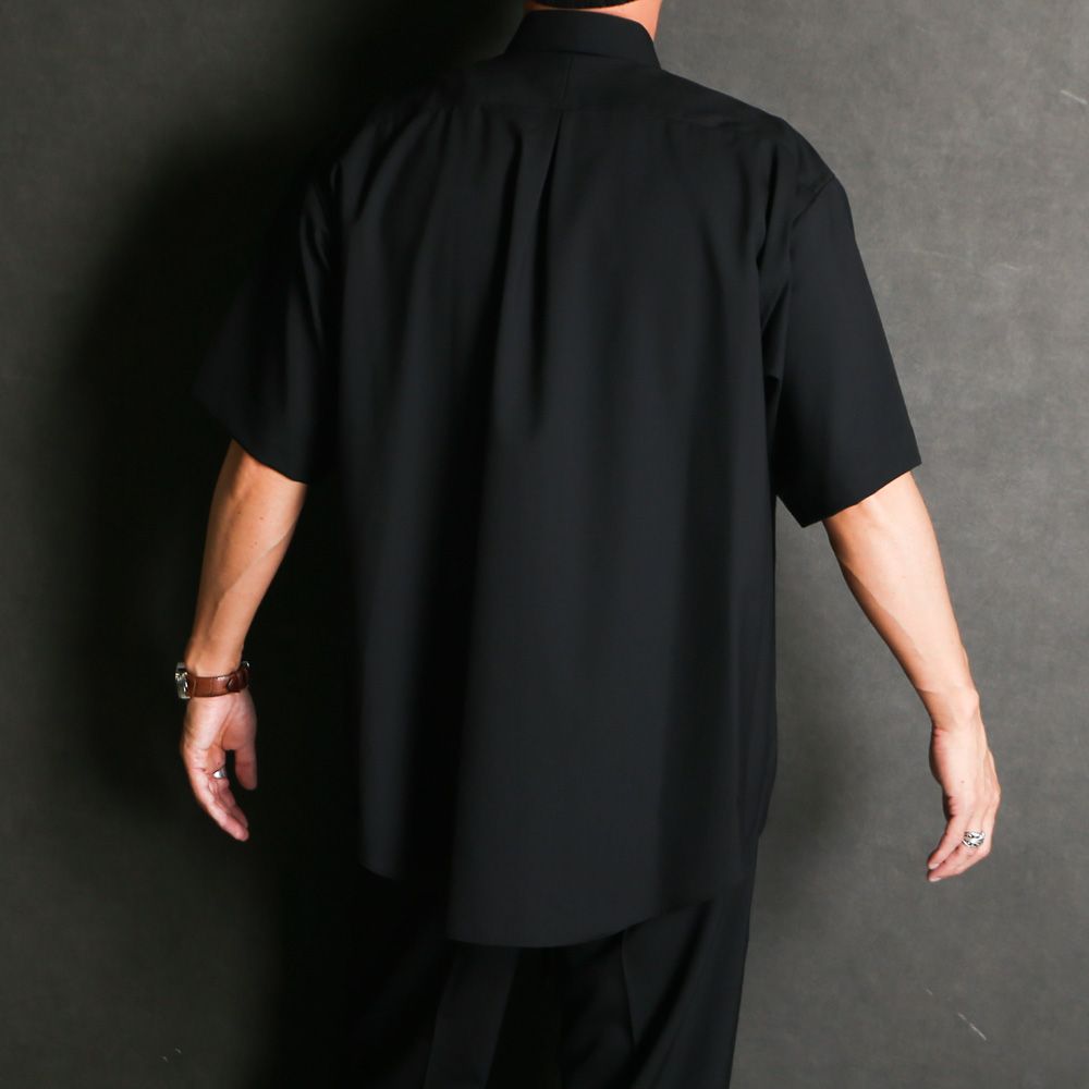 COMFORT FIT S/S SHIRT - BLACK / オーガニックウール2/80トロピカル - コンフォートフィットS/Sシャツ / A26B04SH01B