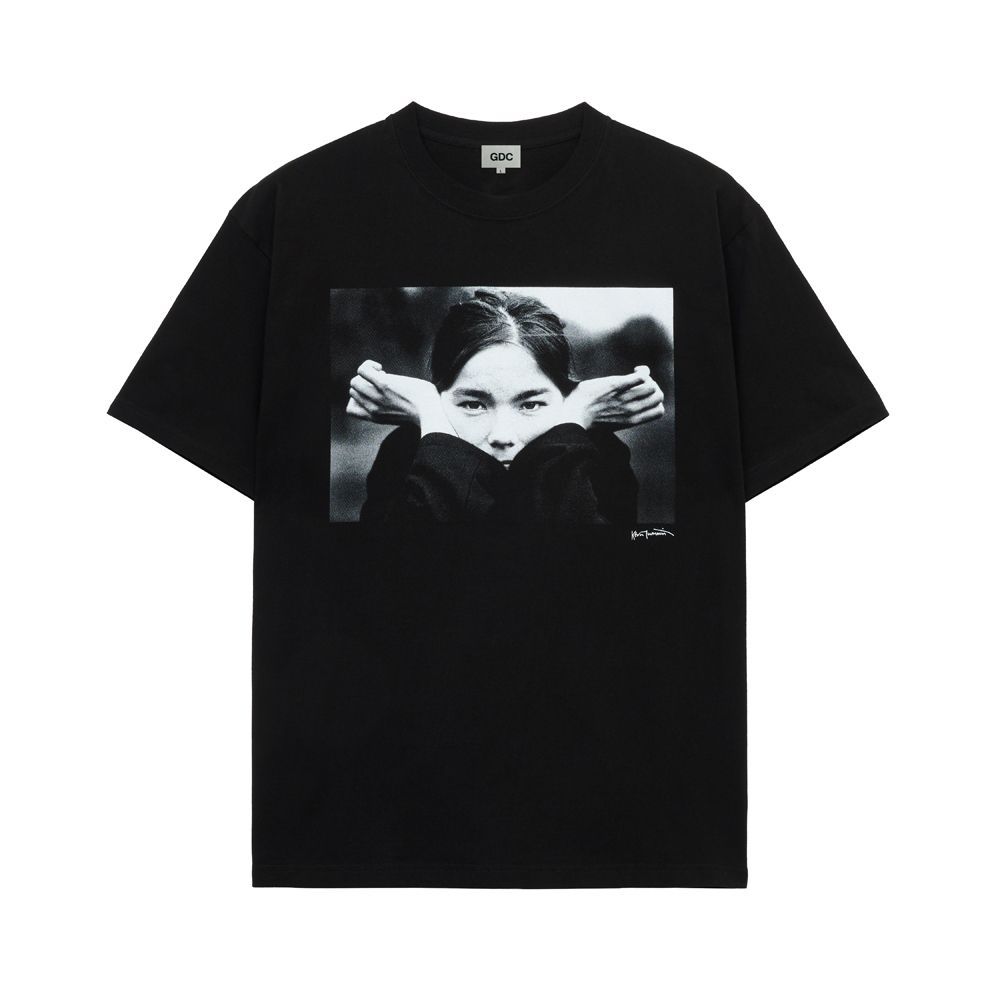 【Bjork by Kevin Cummins×GDC】 Monochrome Tee - BLACK / Tシャツ / GD0584