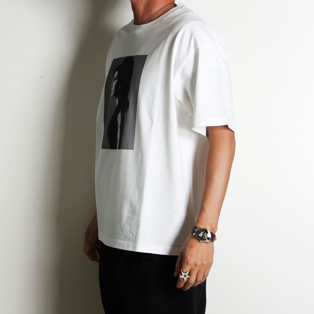 Amy Winehouse "Profile" Photo S/S Tee - WHT / MND-AMW001