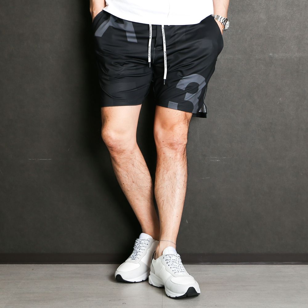 Rash guard SHORTS / ランダムロゴ ラッシュガードハーフパンツ / USB-21012