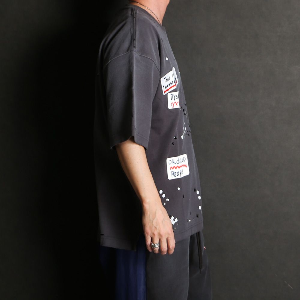 Embellished Sticker Tee - BLACK / エンブリッシュド ステッカー Tシャツ / A16TS592