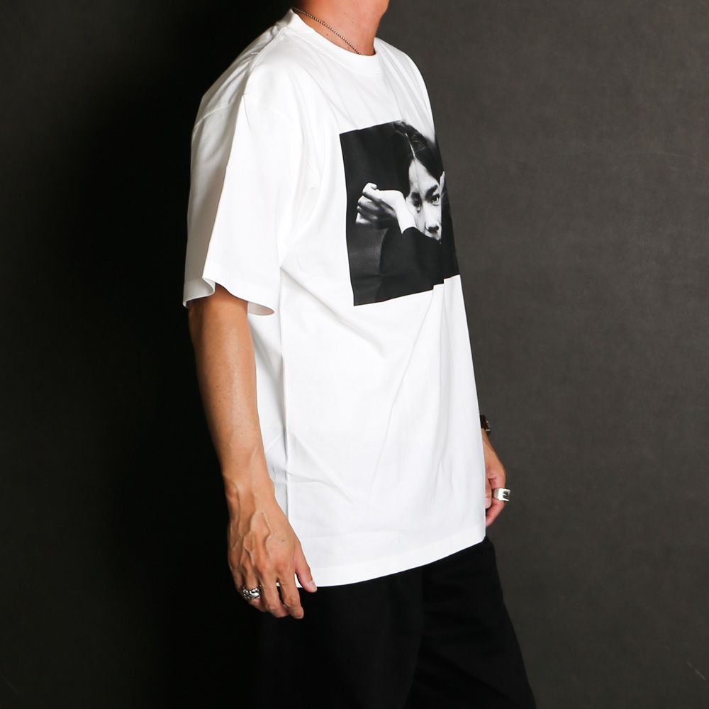 【Bjork by Kevin Cummins×GDC】 Monochrome Tee - WHITE / Tシャツ / GD0584