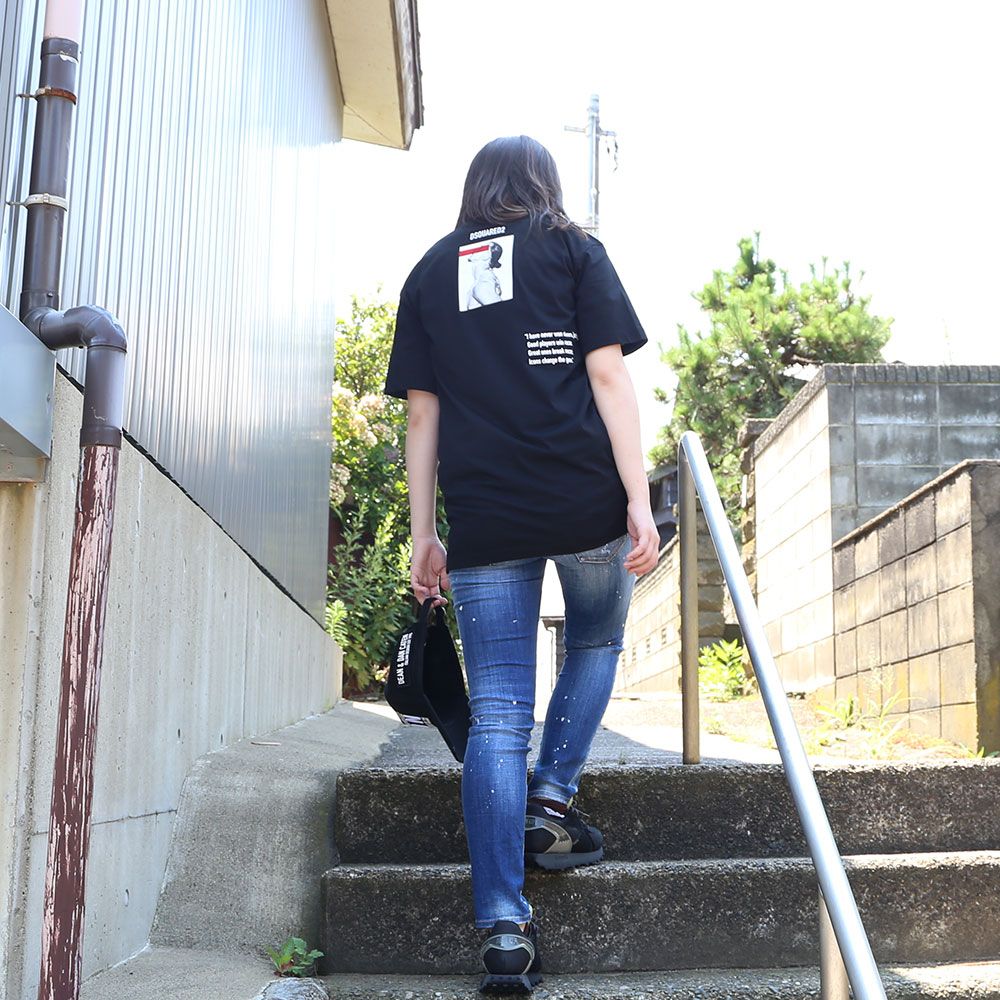 DSQUARED2×RUN OF コーディネート(女性モデル167cm)