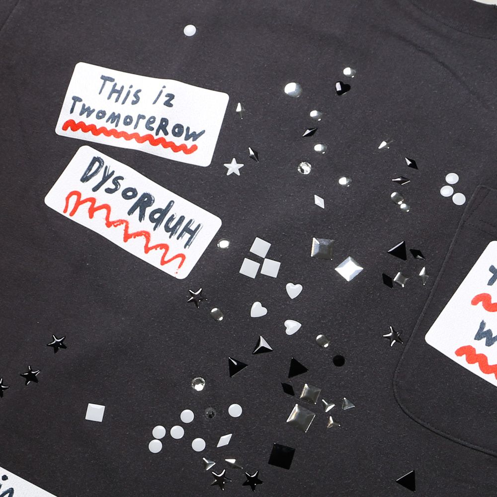 Embellished Sticker Tee - BLACK / エンブリッシュド ステッカー Tシャツ / A16TS592