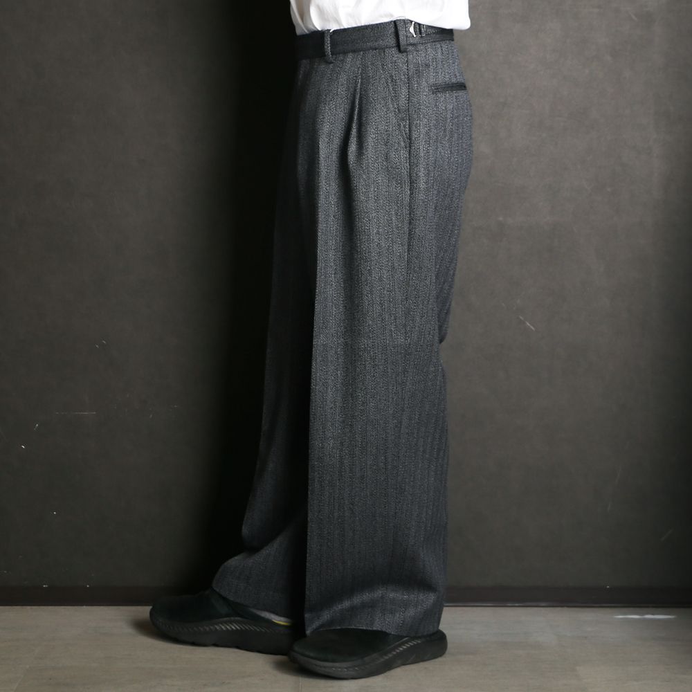 Single Pleat Wide Trousers - Gray / オーガニックウール撚り杢へリンボン - シングルプリーツワイドトラウザーズ / M26C20PT01C