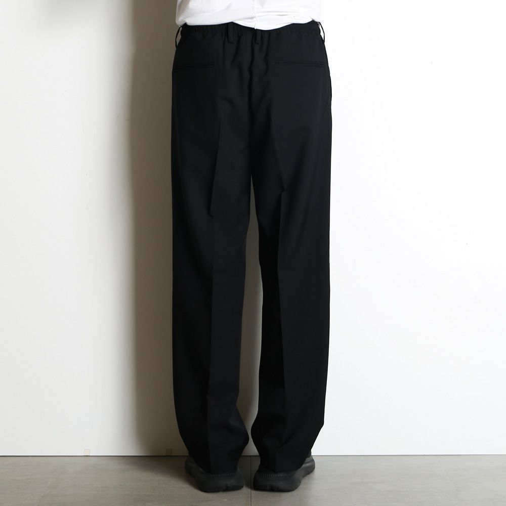 ONE TUCK TAPERED EASY PANTS - BLACK / オーガニックウール2/80トロピカル - ワンタックテーパードイージーパンツ / A26B04PT01C