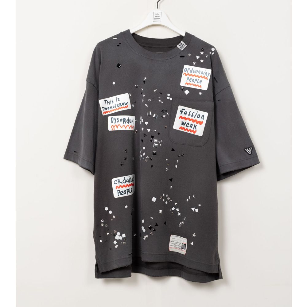 Embellished Sticker Tee - BLACK / エンブリッシュド ステッカー Tシャツ / A16TS592
