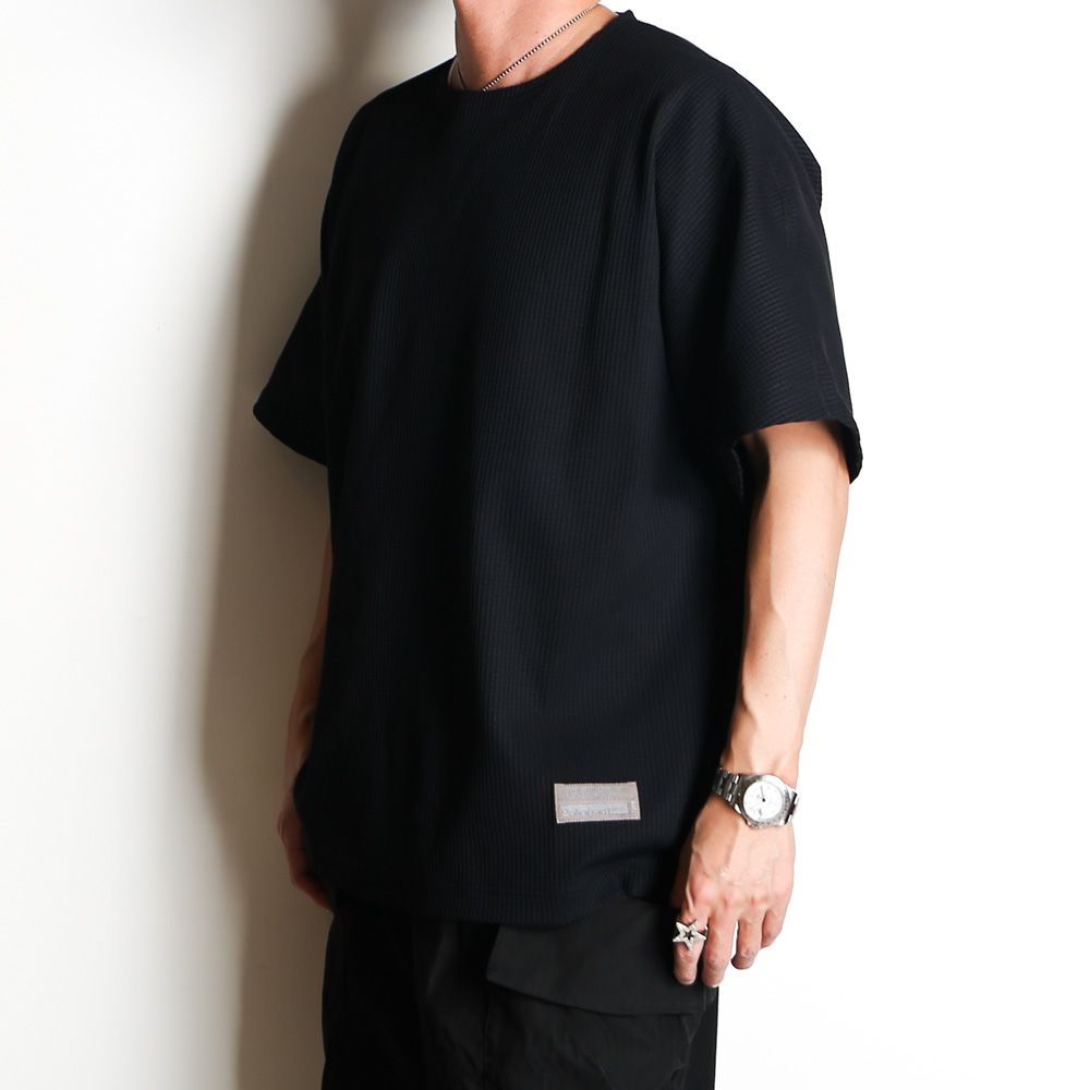 THE LINKED WAFFLE S/S TEE - BLACK / 2501002