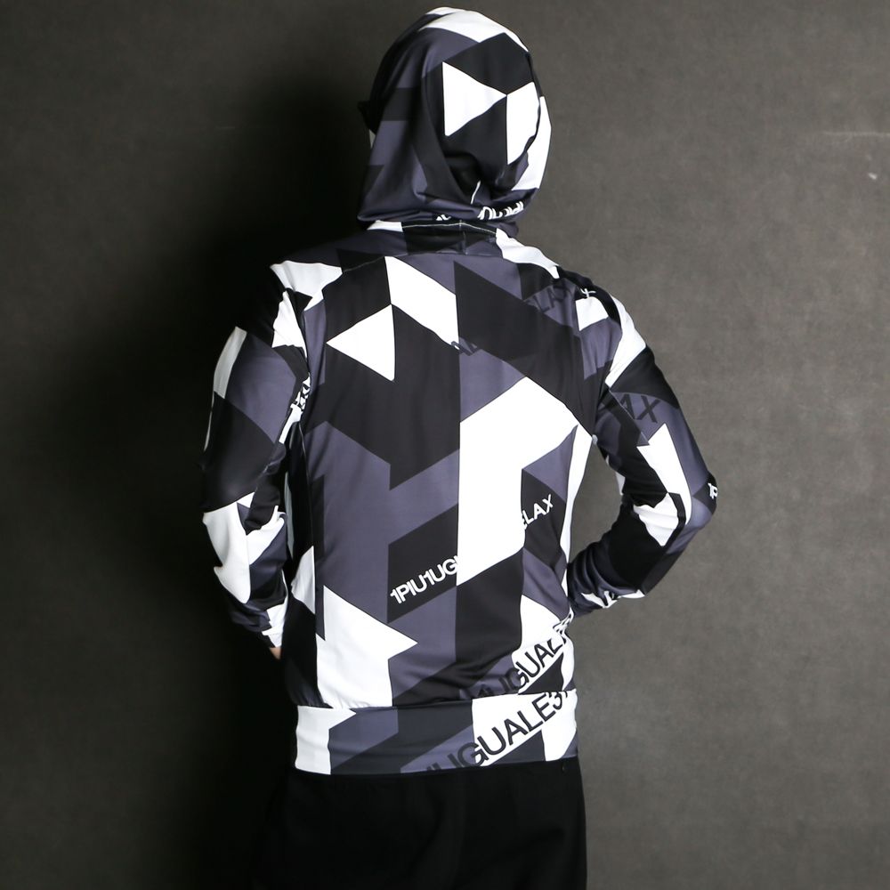 1PIU1UGUALE3 RELAX - GEOMETRIC RASH GUARD ZIP HOODIE / 幾何学柄 ロゴ ラッシュガード ジップ アップパーカー / USO-22046 | chemical conbination