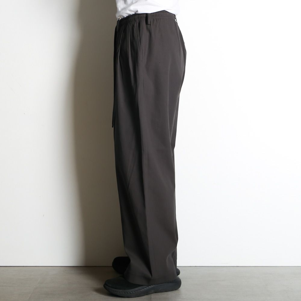 TRIPLE PLEATED EASY TROUSERS - CHARCOAL / 60/2オーガニック強燃ボイル3/2ツイル - トリプルプリーテッドイージートラウザーズ / A26A16PT02C