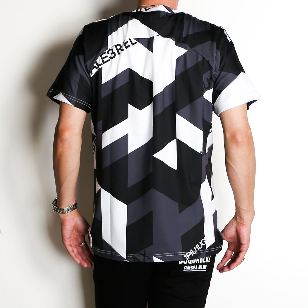 GEOMETRIC RASH GUARD CREW T-SHIRTS / 幾何学柄 ロゴ ラッシュガード Tシャツ  / UST-22009