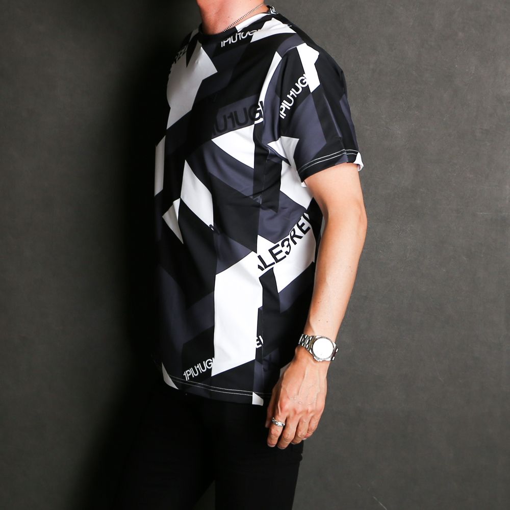 GEOMETRIC RASH GUARD CREW T-SHIRTS / 幾何学柄 ロゴ ラッシュガード Tシャツ  / UST-22009