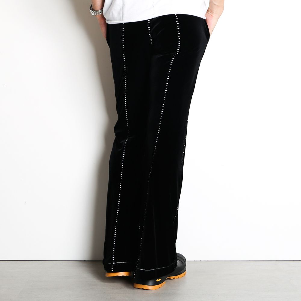 TENDER PERSON ベルベットフレアパンツ 黒　2022-23 aw もらって 嬉しい お歳暮 ランキング TENDER PERSON ベルベット