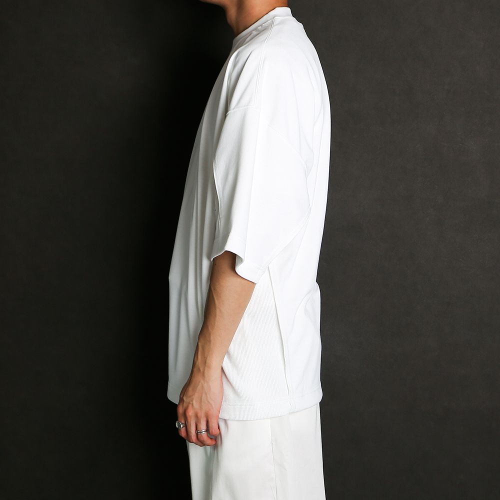 POCKET T-SHIRT / 9211-CS11-027 pieces