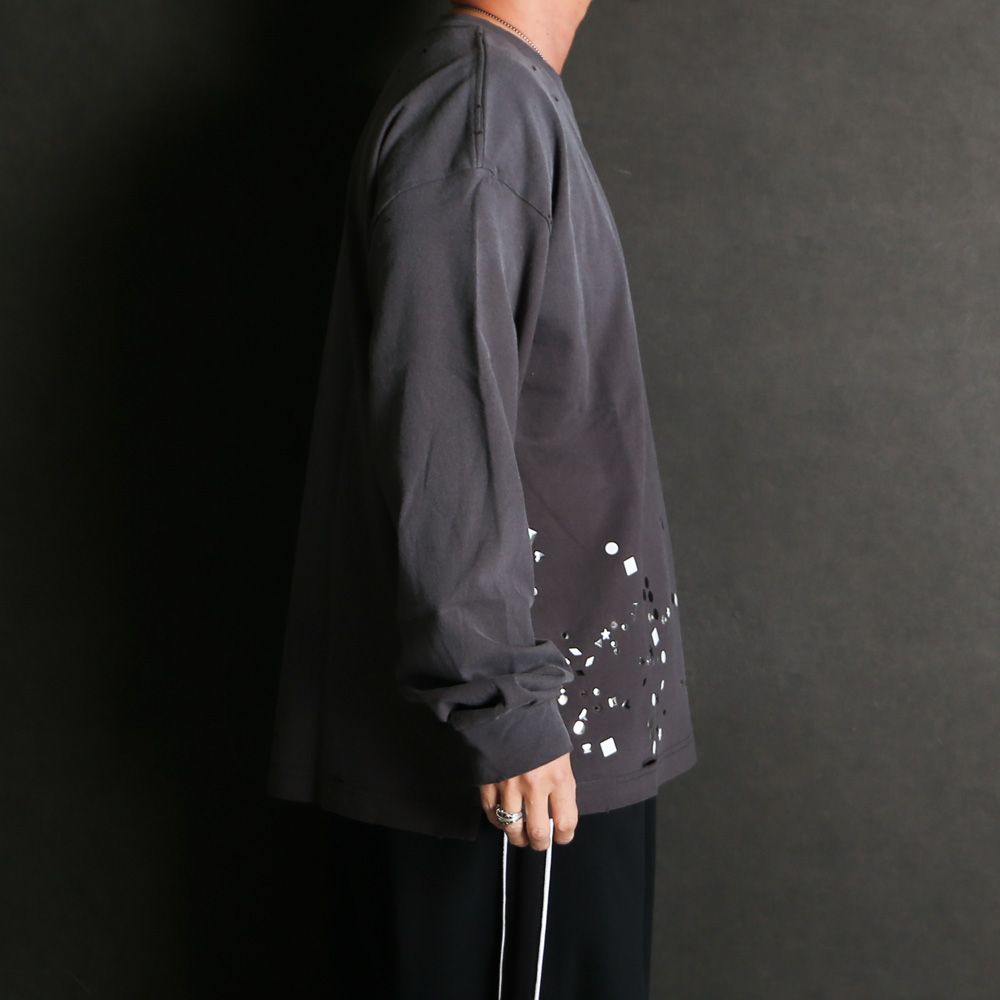 Embellished Sticker Long Sleeves Tee - BLACK / エンブリッシュド ステッカー ロングスリーブTシャツ / A16LT591