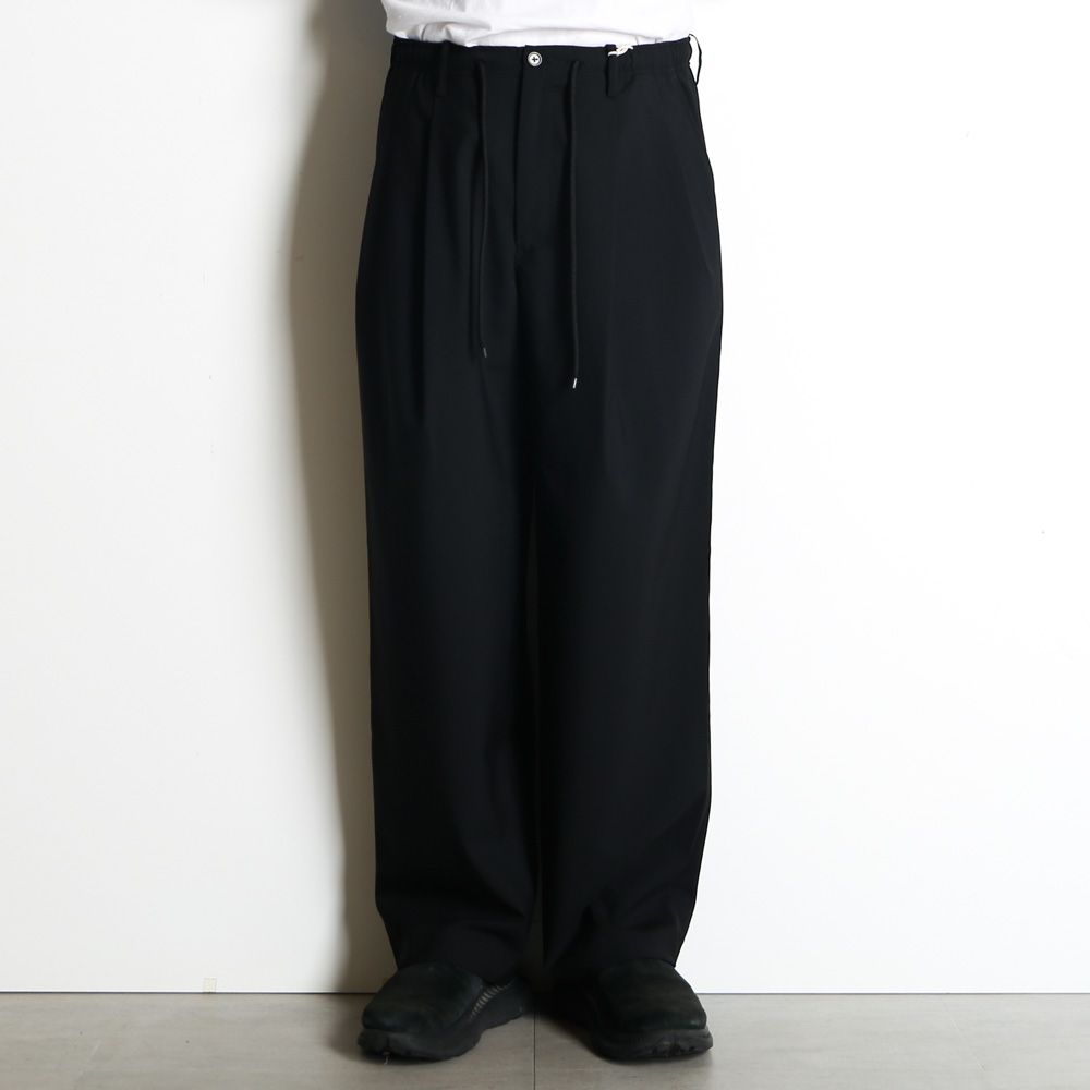 【ラスト1点-サイズ3】 DOUBLE PLEATED EASY TROUSERS - BLACK / オーガニックウール2/80トロピカル - ダブルプリーテッドイージートラウザーズ / A26A15PT02C
