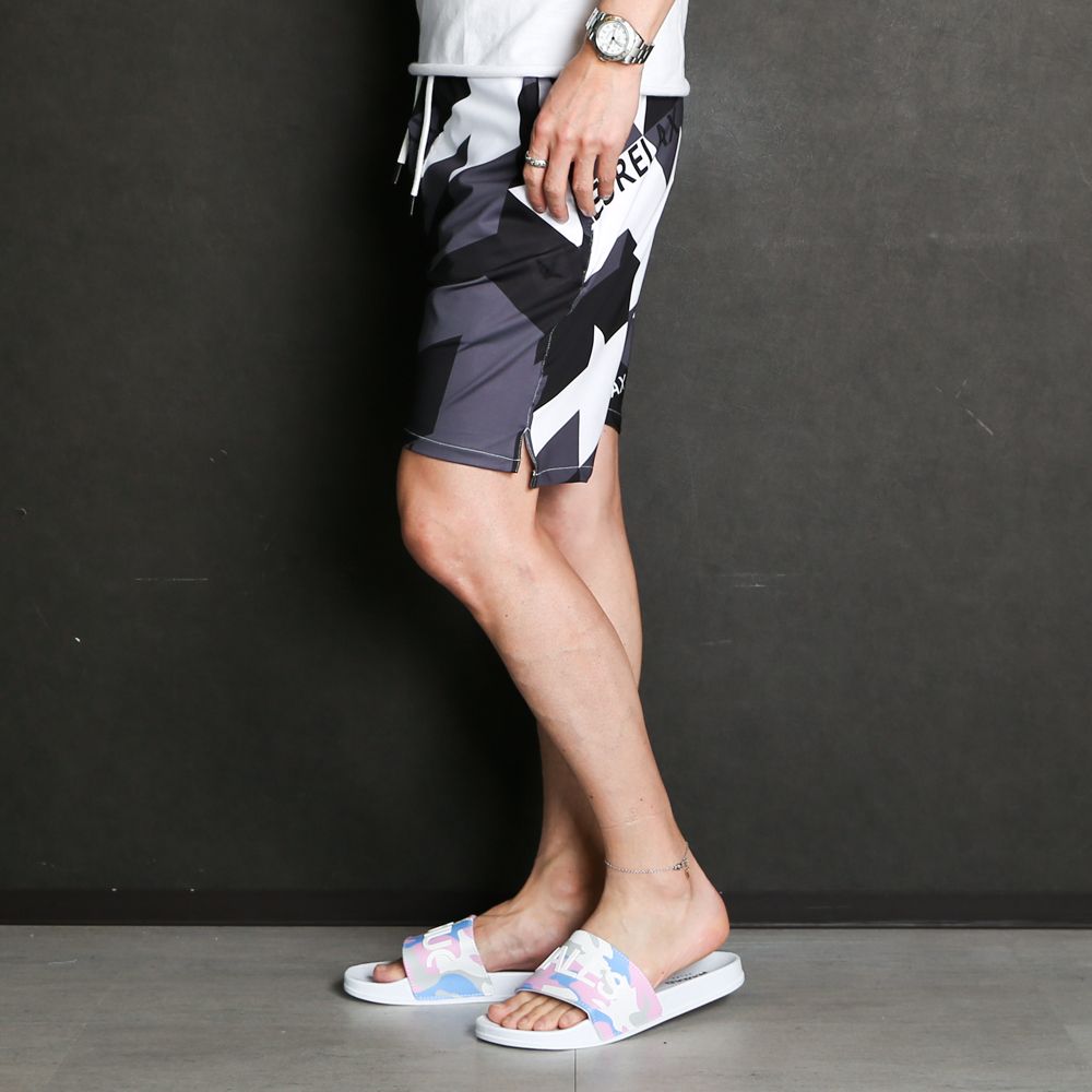 GEOMETRIC RASH GUARD SHORTS / 幾何学柄 ロゴ ラッシュガード ショートパンツ / USB-22046