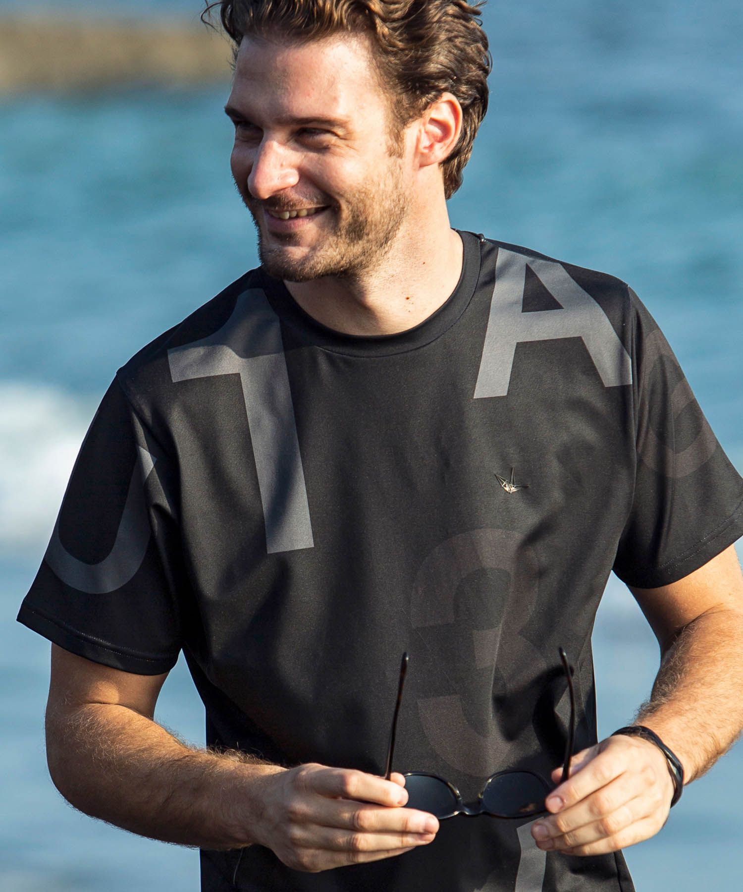 Rash guard S/S / ランダムロゴ ラッシュガードTシャツ / UST-21012