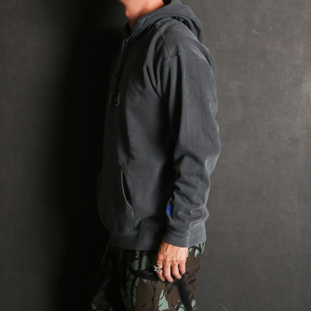 RUNNING LOGO HOODIE - ASH BLACK / プルオーバーパーカー